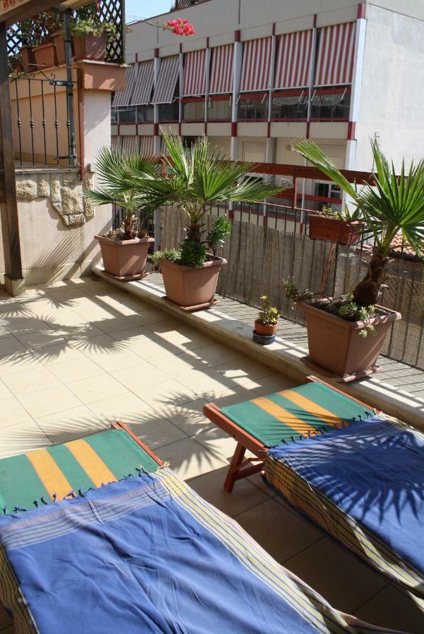 בארלטה Casa-B&B Bouganville Attico 85 Mq מראה חיצוני תמונה